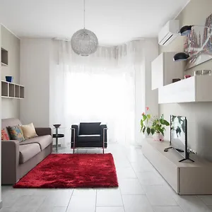 design-2-bedrooms-apartment-with-balcony.italymilanhotels.net/